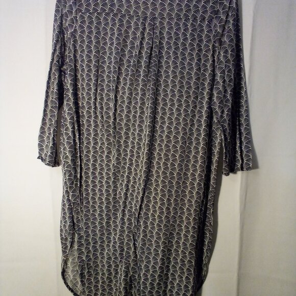 H & M Tunic Top Women M 3/4 Sleeve Button Up Pattern Black White - Picture 13 of 16